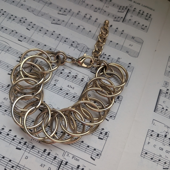 Vintage Elegant Gold Chain Bracelet - Picture 9 of 10